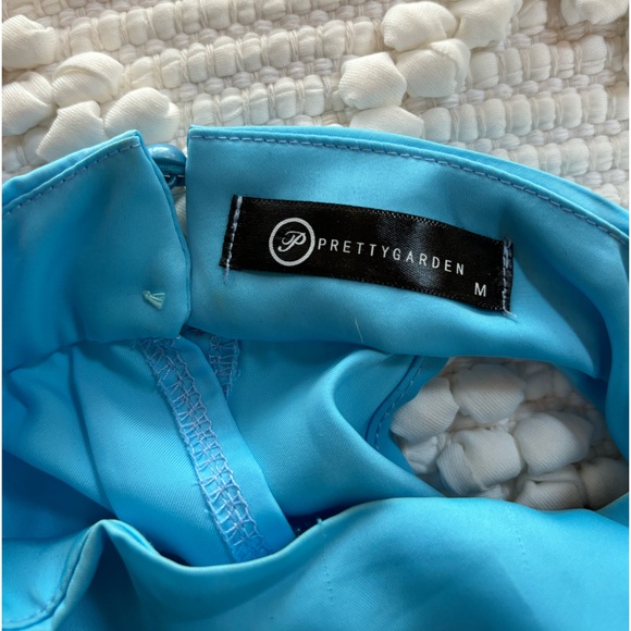 Sleeveless Mock Neck Dress Size Medium - Picture 4 of 5